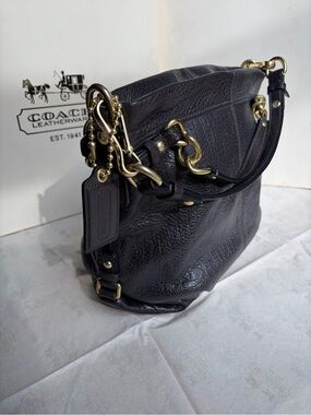 Coach | Bags | Soho Leather Lynn Black Style B1f15527 Black Hobo